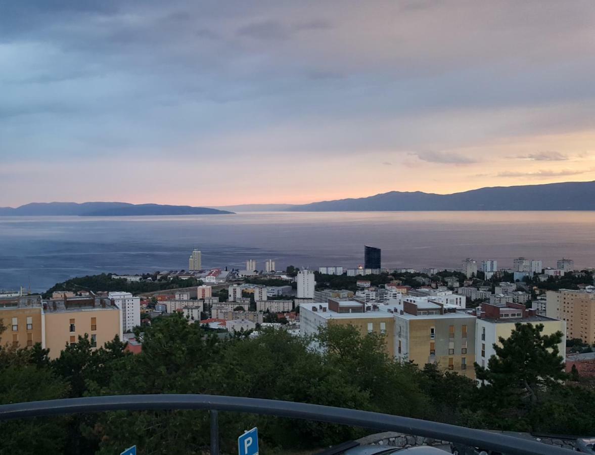 Studio Apartman Nina Lägenhet Rijeka Exteriör bild