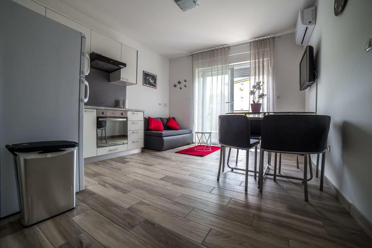 Studio Apartman Nina Lägenhet Rijeka Exteriör bild