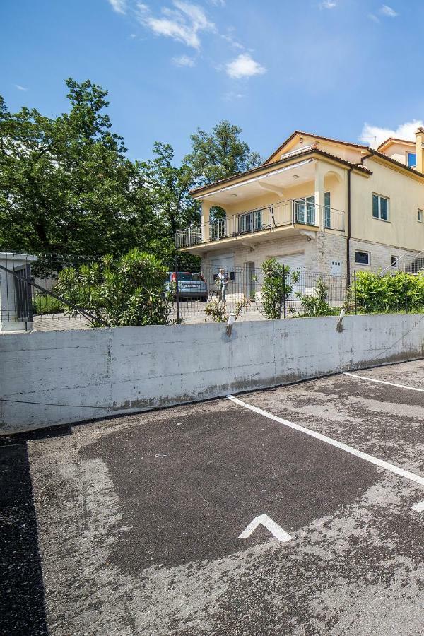 Studio Apartman Nina Lägenhet Rijeka Exteriör bild